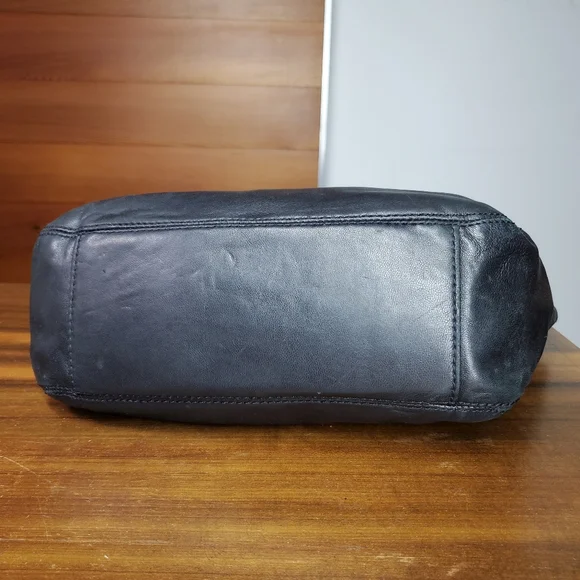 🛑SOLD🛑 Michael Kors 12x9x4" Shoulder Bag Black Soft Leather Double Handle - Picture 4 of 8